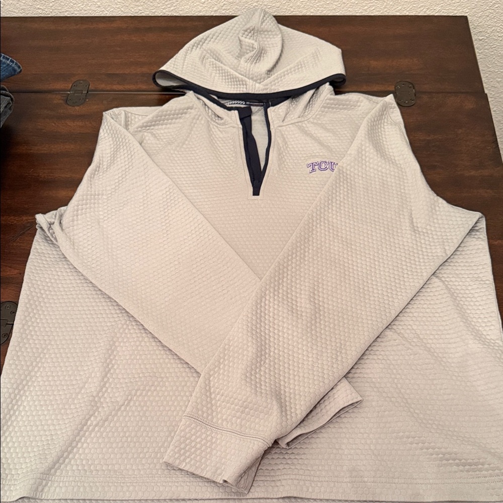 Southern Tide Beige and Navy Pullover
